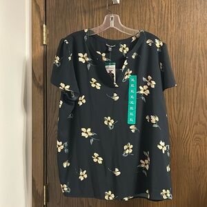 Hilary Radley navy blue floral top. SZ:XL.